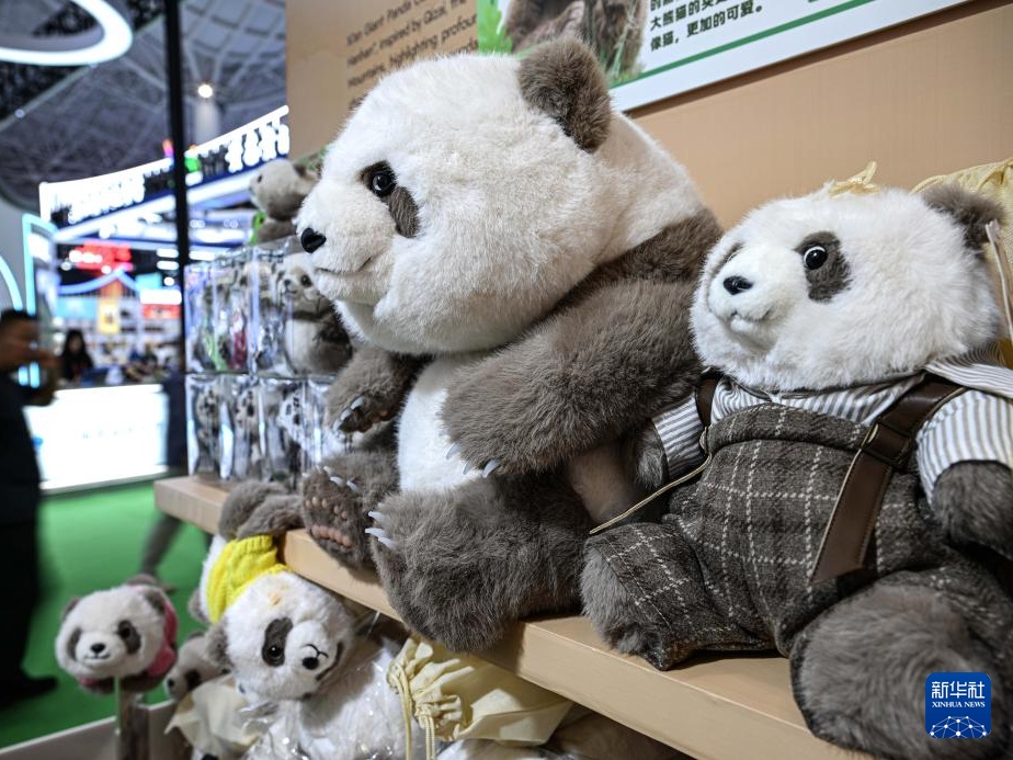 消博会上国潮焕新姿