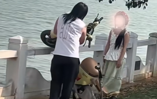 男子为泄愤将共享电动自行车推入滇池 被处行政拘留7日