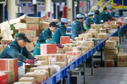 一季度我国快递业务量同比增长5.8%