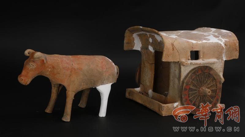 照九 陶牛、车 M4∶8、9.jpg