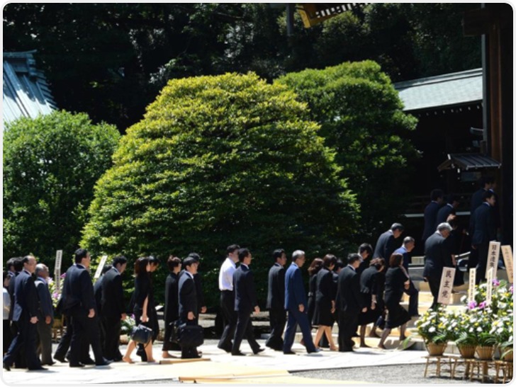 一韩国籍男子在靖国神社抗议被日本警方逮捕