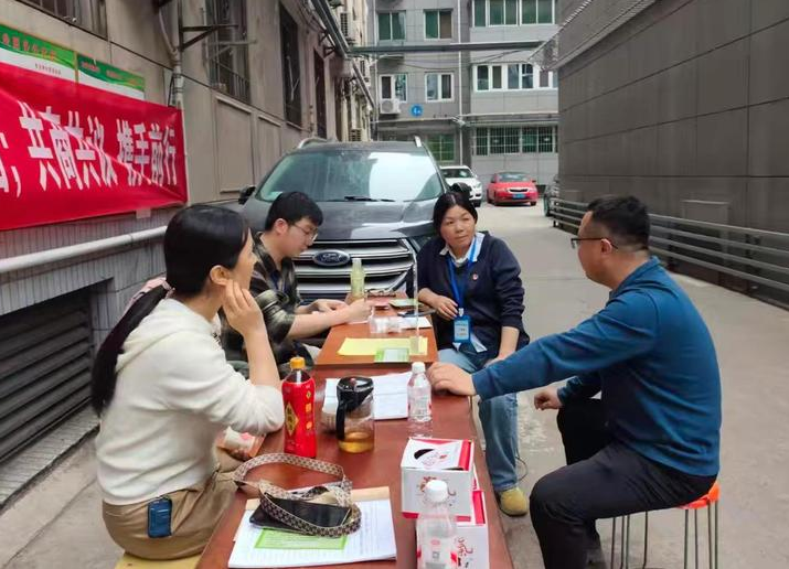 108坊故事|东大院社区开展“社区书记、物业经理接待日”线下活动