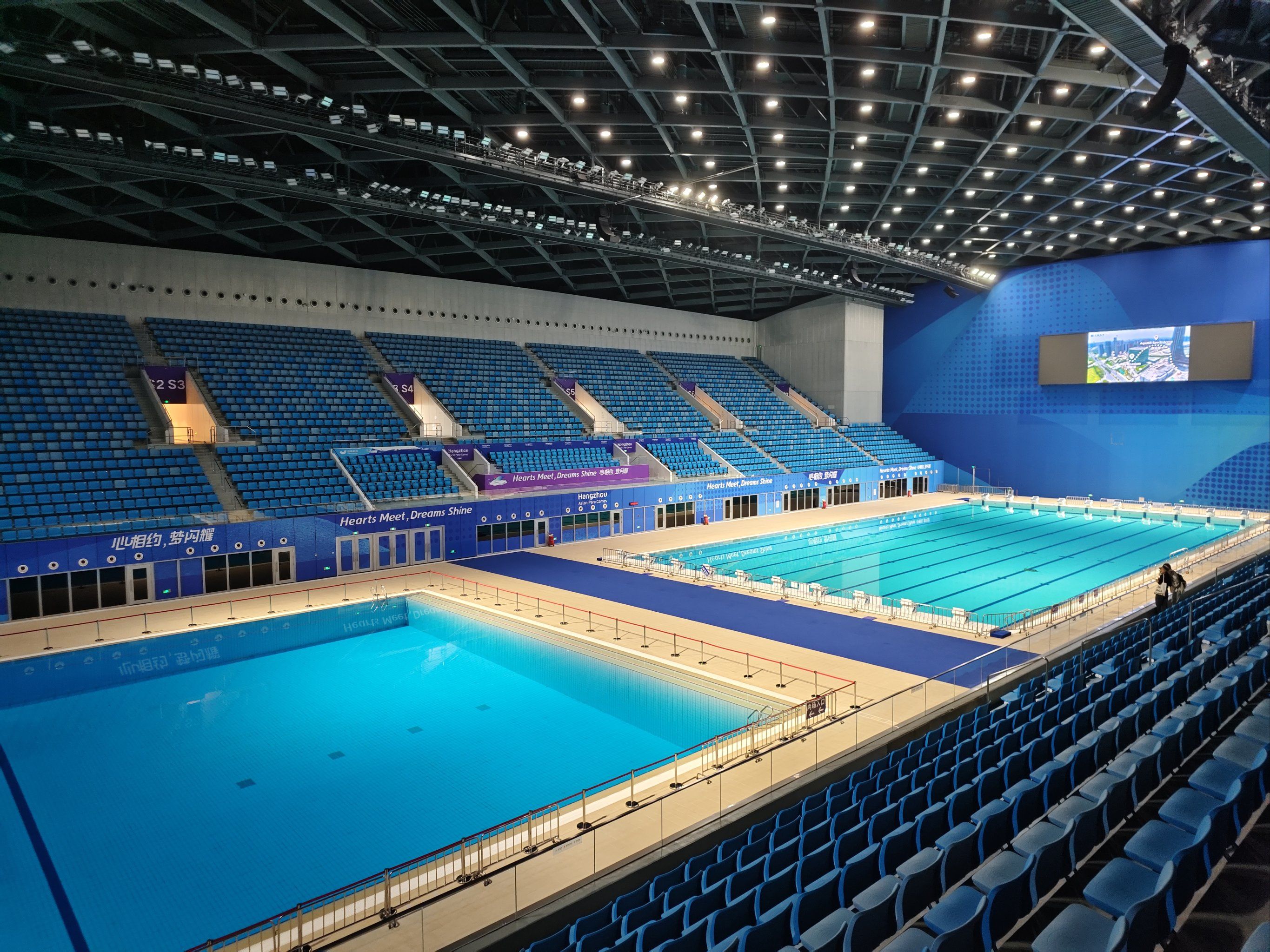 15部门联合发布伤害预防控制五年行动计划 推动在地铁站、体育场馆等场所配备AED等急救设备