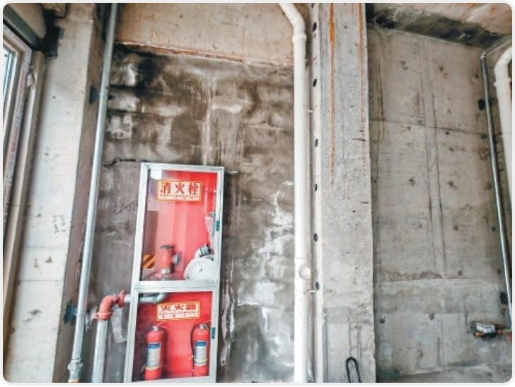 商铺墙面渗水两年多得不到维修 西安高新住建部门：将跟进协调