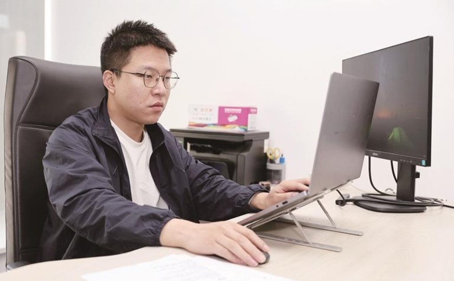 西安“一人公司” 创业者的“初体验”