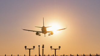 光明网评论员：“起诉航班提前起飞10分钟” 不妨较个真