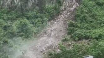 广西河池凤山突发岩石崩塌致2人受伤 44户130人紧急转移