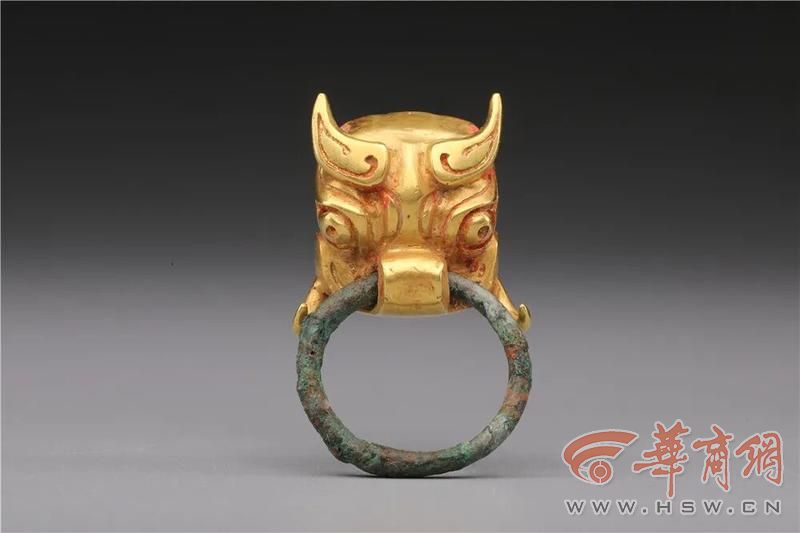 金兽面带饰.jpg
