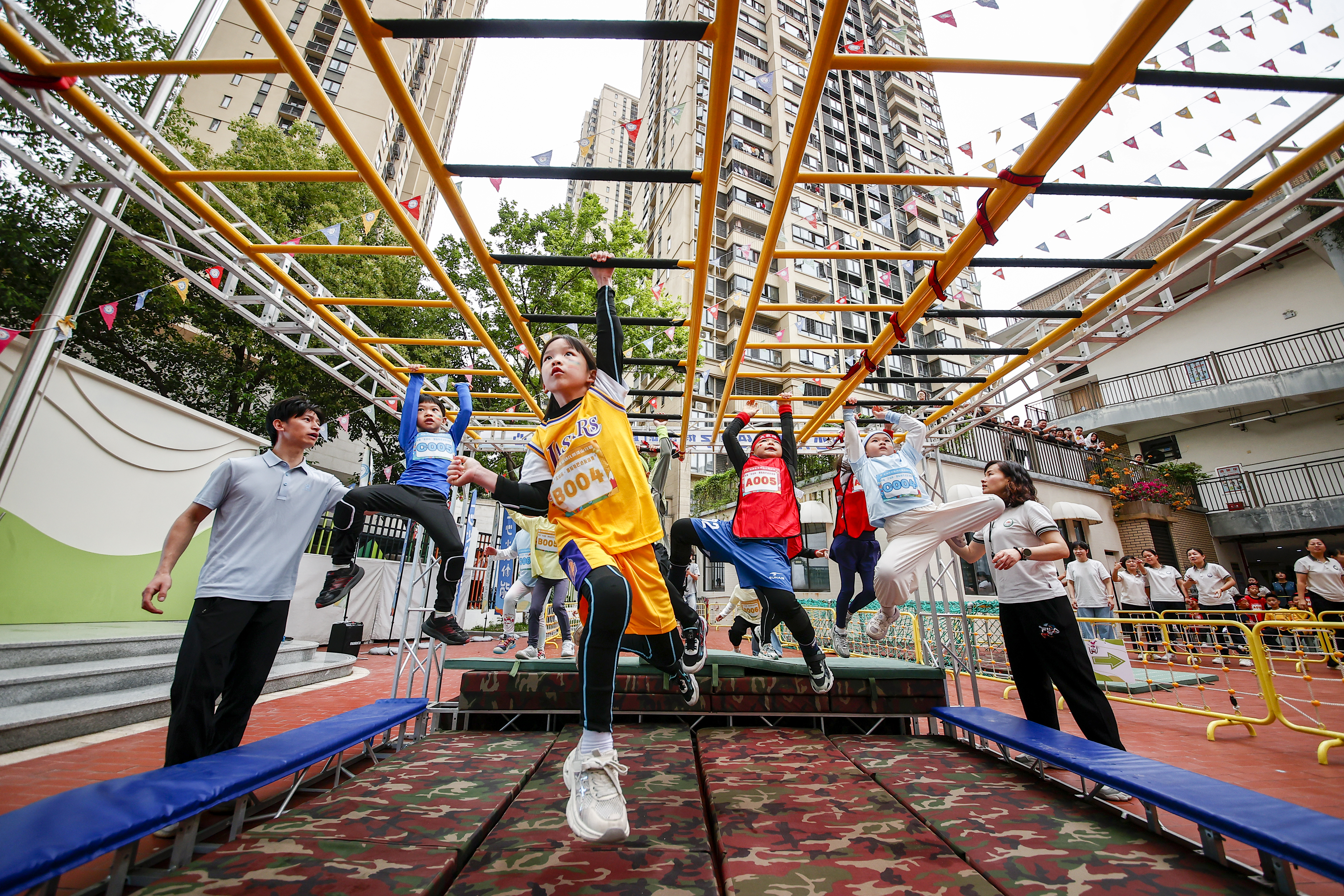 体能大比拼 小勇士争锋