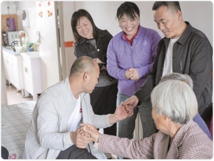 “第一书记”助力 榆林市府谷县离别42年亲人终团聚