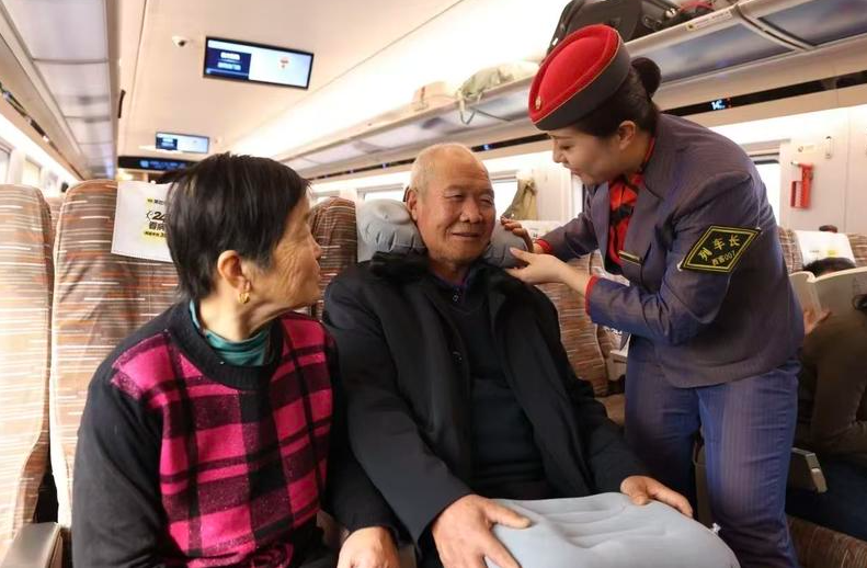 西安铁路局将推出老年旅客淡季周中购票优惠服务 老年旅客购票出行将获得更多实惠