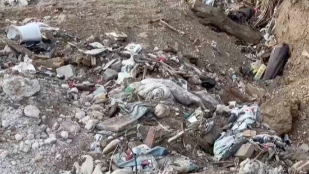 恶臭弥漫、垃圾围村 央视曝光多地违法倾倒乱象