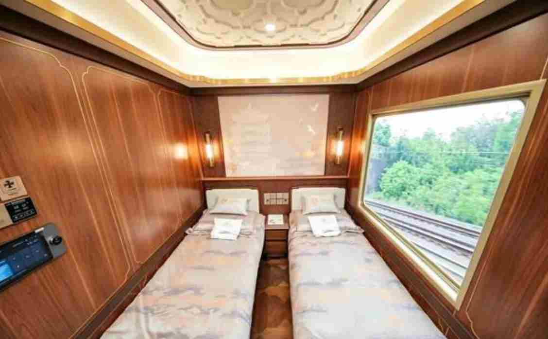 2万一张票！武汉开出"史上最贵列车" 高奢铁旅成新风口？