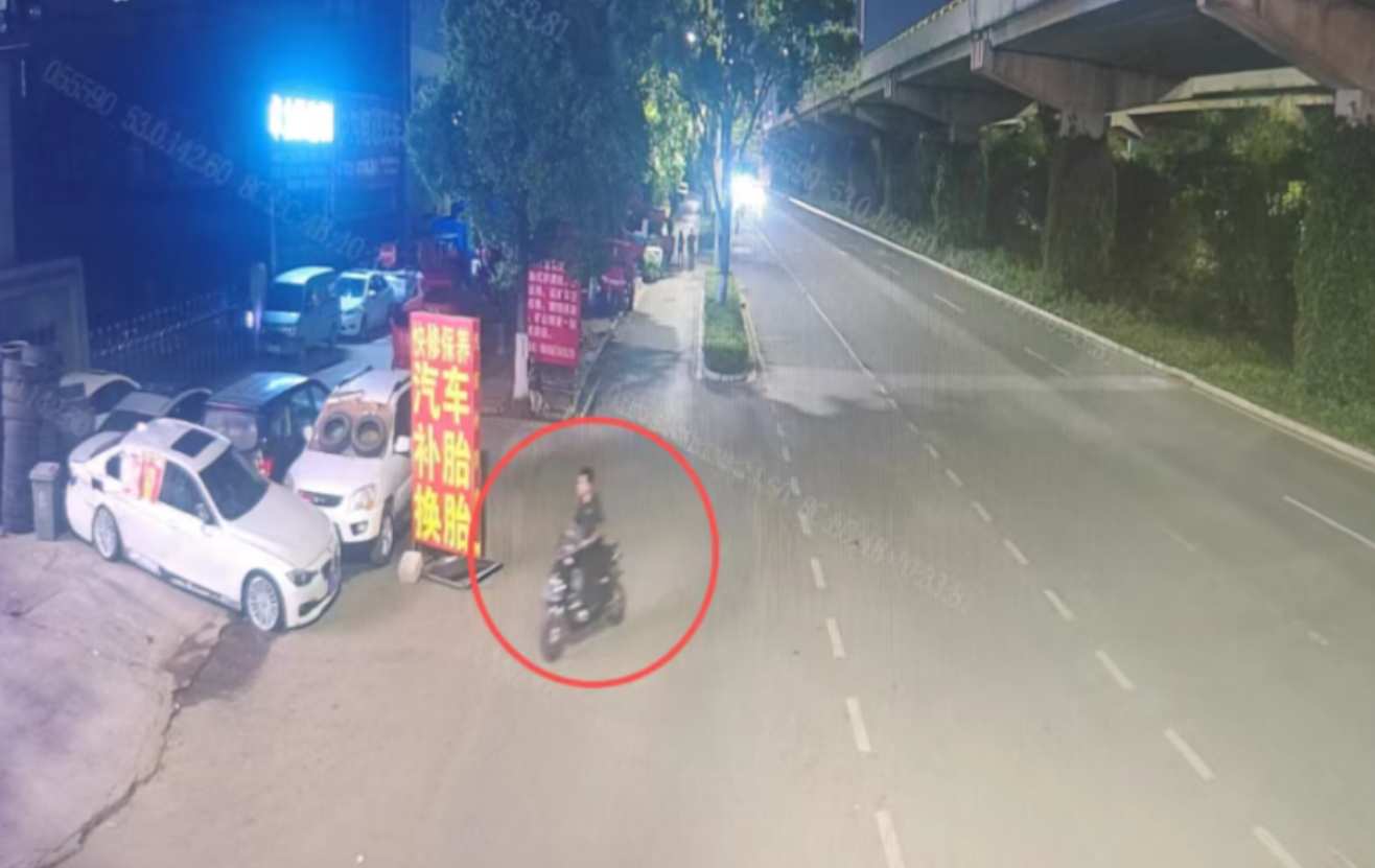 昆明警方回应主干道上现“三角钉”：2名修车店主深夜抛撒