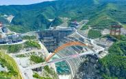 我国首例中承式空间Y型钢箱拱桥完工
