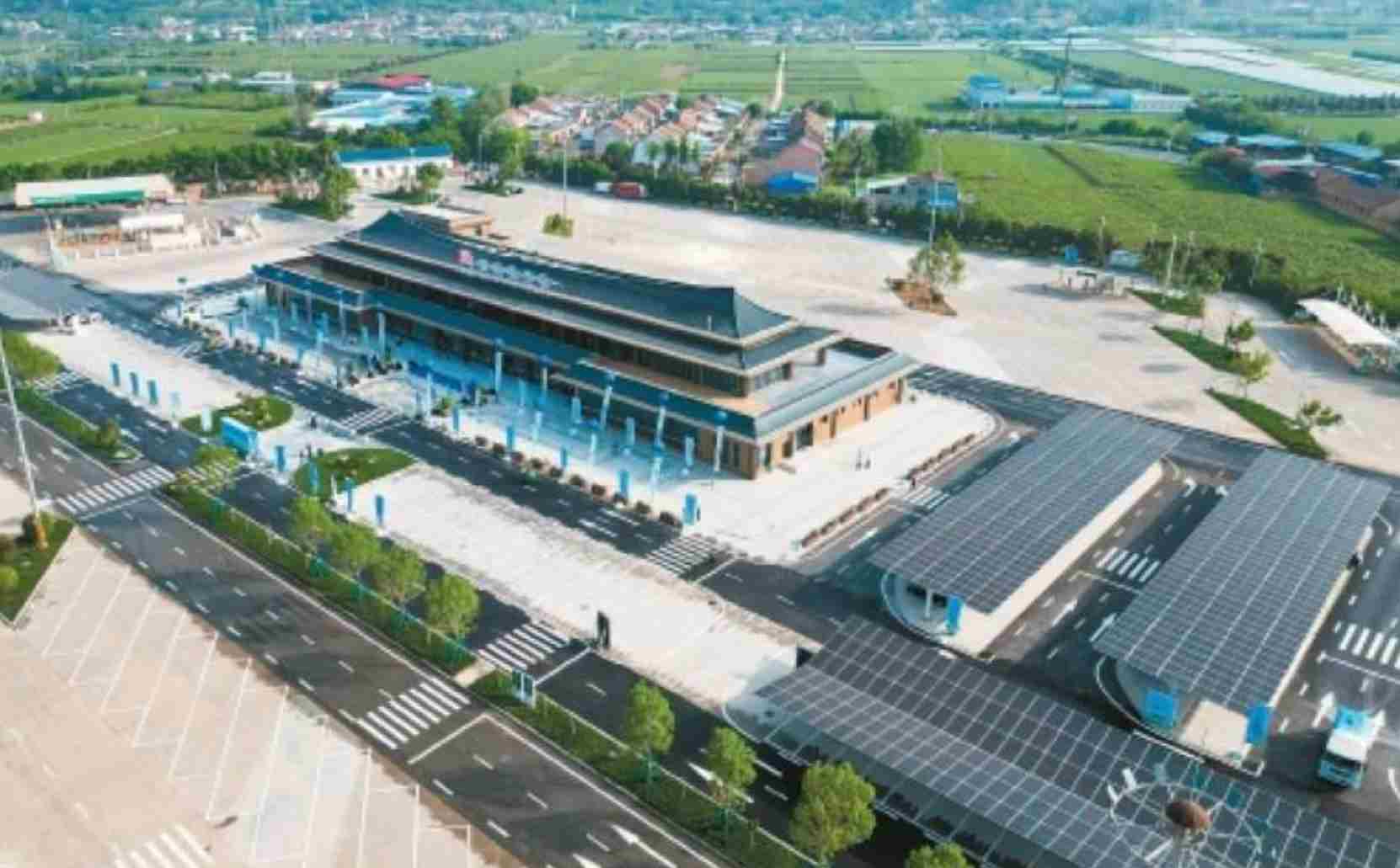 走进陕西首个零碳智能服务区：年发电301万度 自发自用余电增值