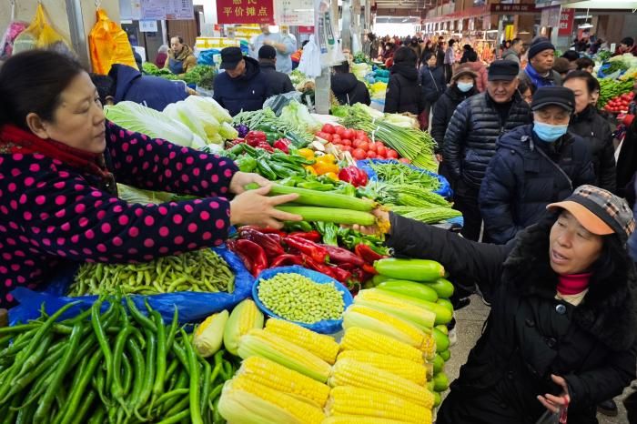 1-4月商品和服务零售合并计算同比增长3.2%