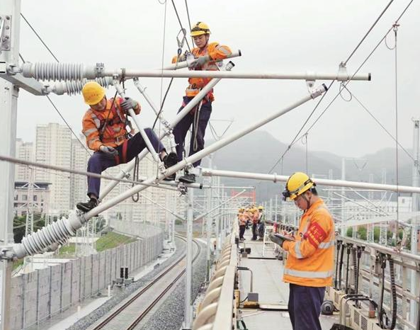 西康高铁接触网平推验收圆满收官