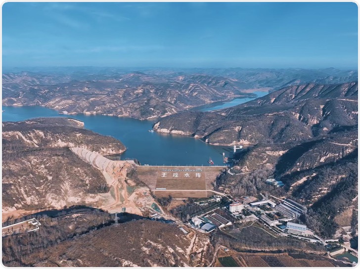 西北地区首艘重型双泵绞吸式挖泥船顺利吉水，延安王瑶水库开启清淤扩容“加速度”！