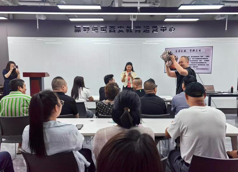 108坊故事|诗韵浸润人心 非遗传承文明 ——半截巷社区开展传统文化宣讲体验活动