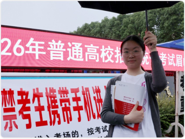 我在现场丨“地震宝宝”谌杏闻高考 摄影师跟拍18年见证