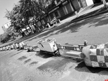 撞坏道路护栏该赔多少钱？