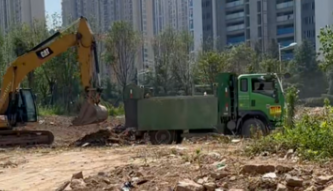 西安一小区遭垃圾围困一年多 业主多次反映无果