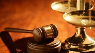 女子在珠峰徒步意外坠亡 意外伤害险赔吗？法院判了