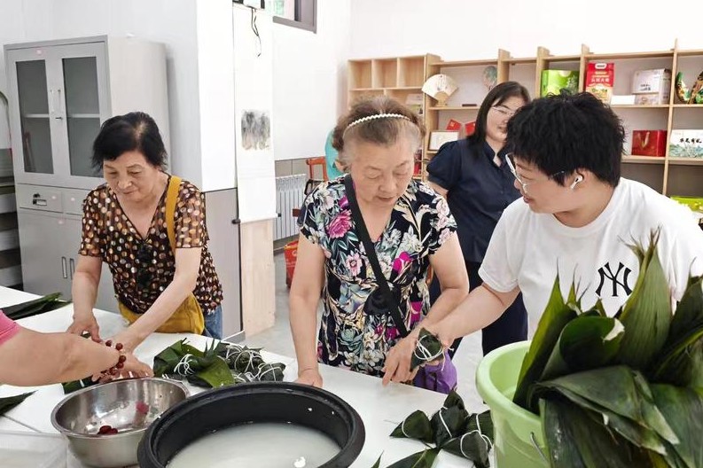 108坊故事|铁路局社区举办端午节公益集市活动