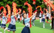少年舞龙迎端午
