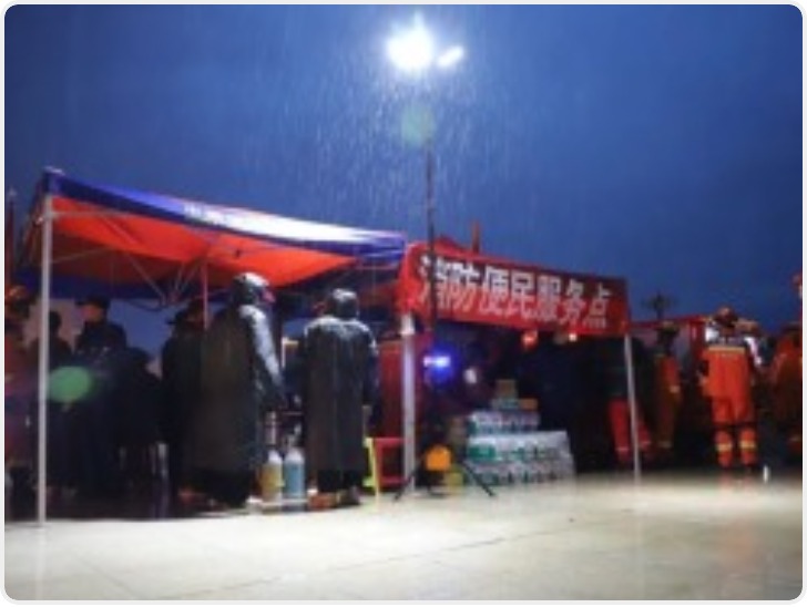 直击青海海西6.3级地震现场：多方救援到位 群众妥善安置