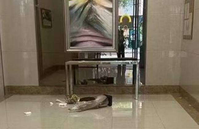 广东3岁男童被小区大堂大理石桌砸中头部身亡 多方回应