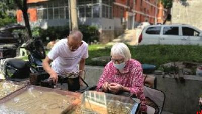 宝鸡八旬银匠夫妻守艺四十余载圈粉全城