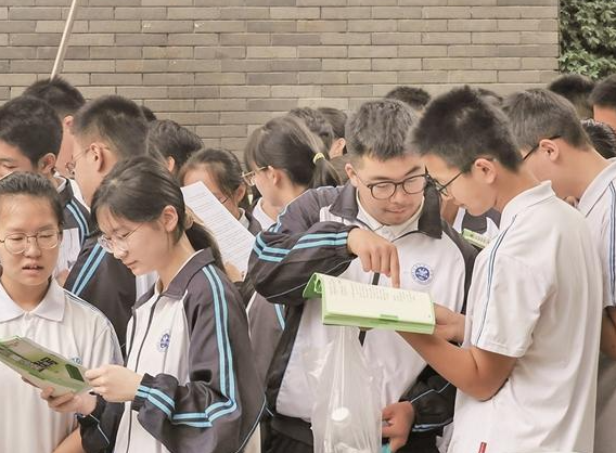 西安今年128105名九年级考生参加中考