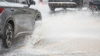 专家：城市遭遇极端强降雨时 普通民众避险需记住四句话