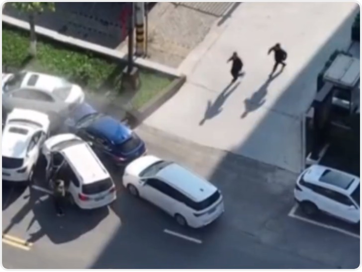 抓捕现场曝光！陕西警方撞停毒贩 民警4根肋骨骨折仍坚持抓捕