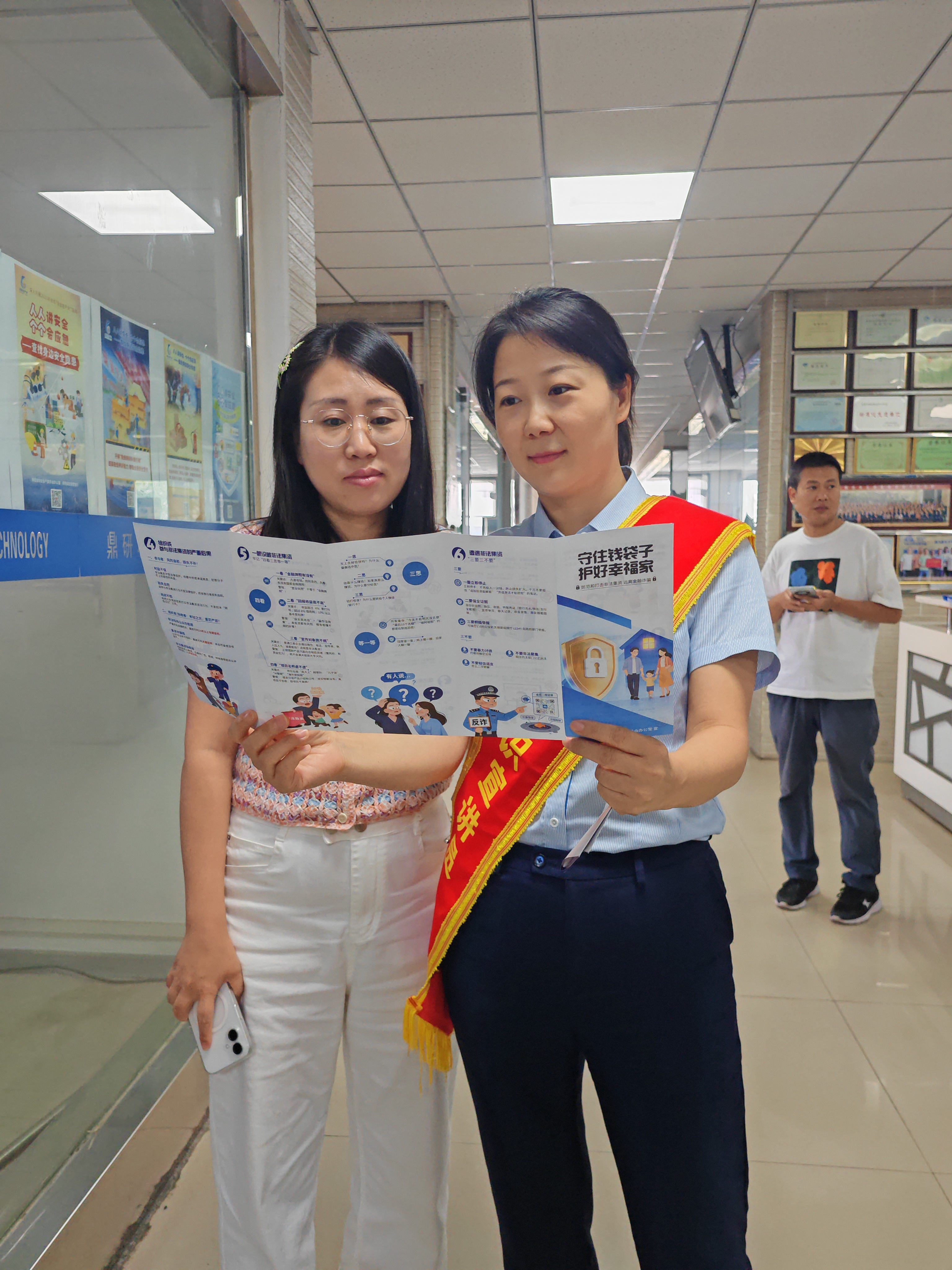 e3bbdff48735bed722ce59acb1f32fea.jpg