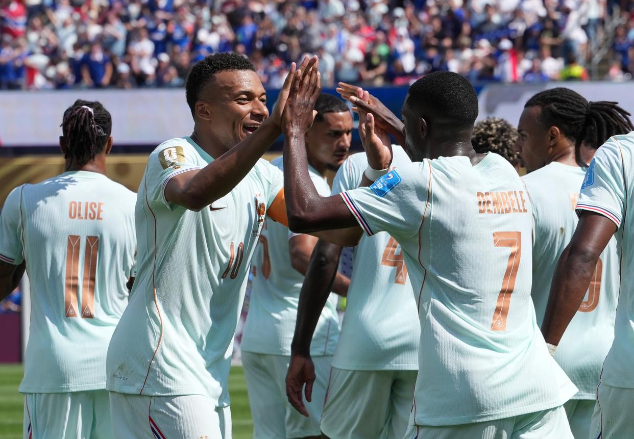 法国队4-1击败挪威队 小组第一出线 塞内加尔队5-0伊拉克队