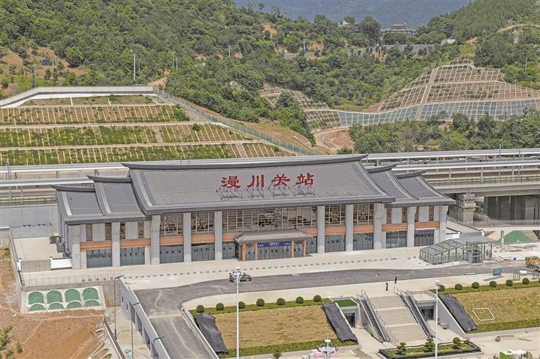 西十高铁拓宽区域发展“朋友圈”