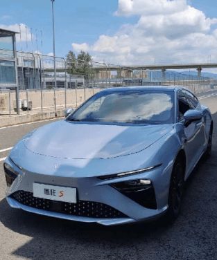哪吒汽车倒闭车主买车3年未拿到合同车出故障无处修(图1)