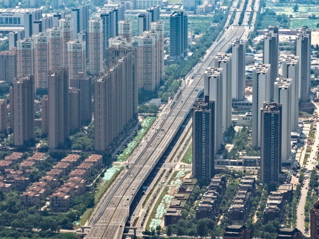 新兴南路（长鸣路—花间路）西延道路改造工程。（受访者供图）