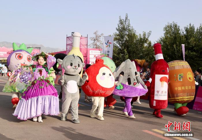 宁夏贺兰山东麓举办葡萄酒文旅活动 多元业态激活夏日消费
