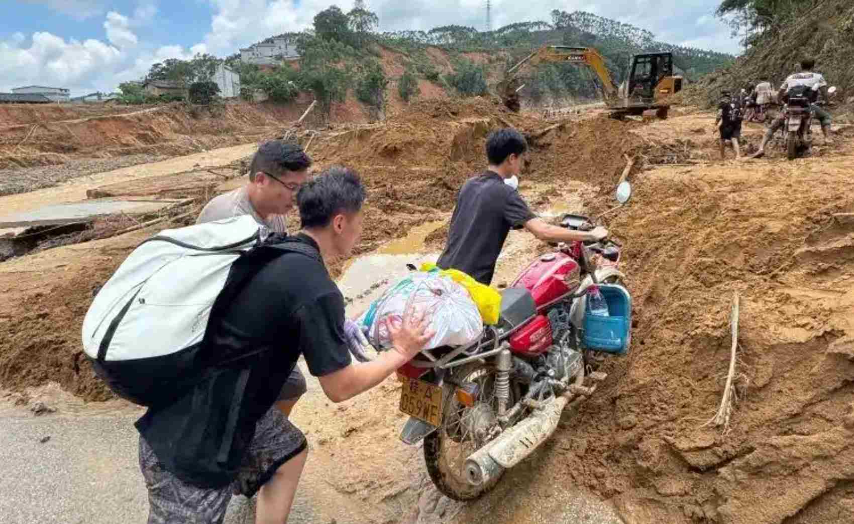 风雨里的守望——广西防台抗洪一线纪实