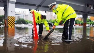 暴雨袭击沈阳：部分城区积水严重“打车无人接单” 有客人滞留酒店