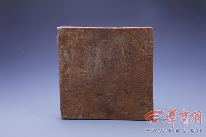 M17:1六博棋盘.jpg