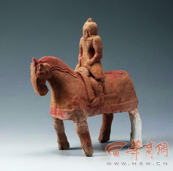 图十二:1_甲骑具装俑M8036∶83.jpg