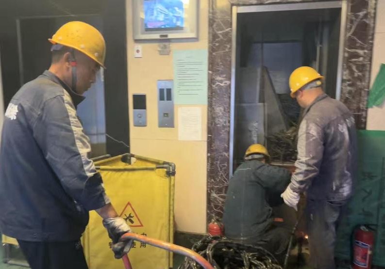 108坊故事丨百日行动破难题 东关南街街道仁厚社区推进兴庆九号小区电梯焕新工程