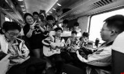 西港花园高级中学 用创新教育点亮未来
