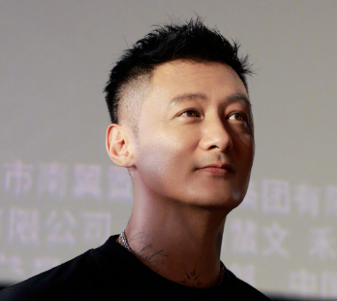 余文乐宣布离婚 2017年宣布与王棠云结婚 婚后育有一儿一女