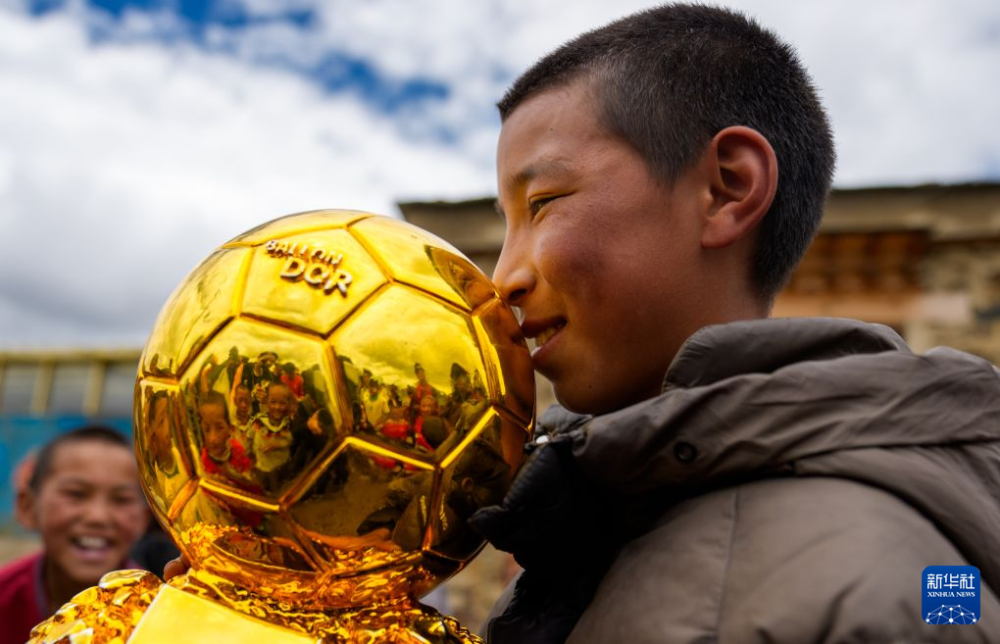 藏北牧区上演“高原世界杯”